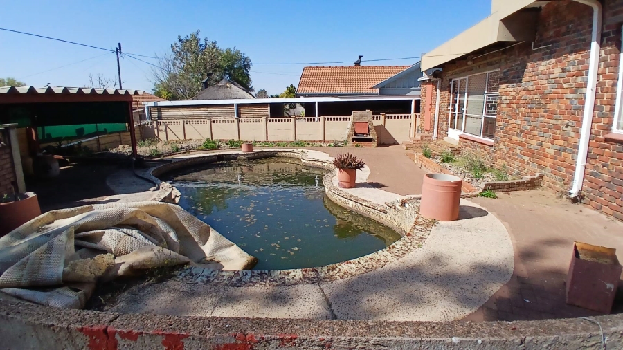 4 Bedroom Property for Sale in Fleurdal Free State